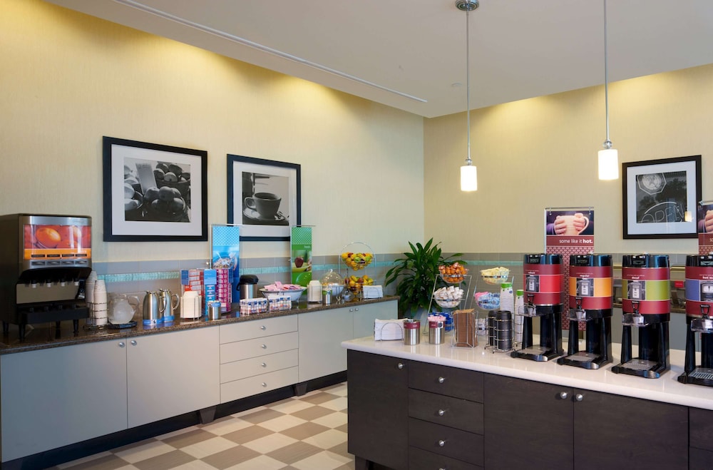 Hampton Inn & Suites Miami/Brickell-Downtown — Restaurant & bars in Miami, Florida