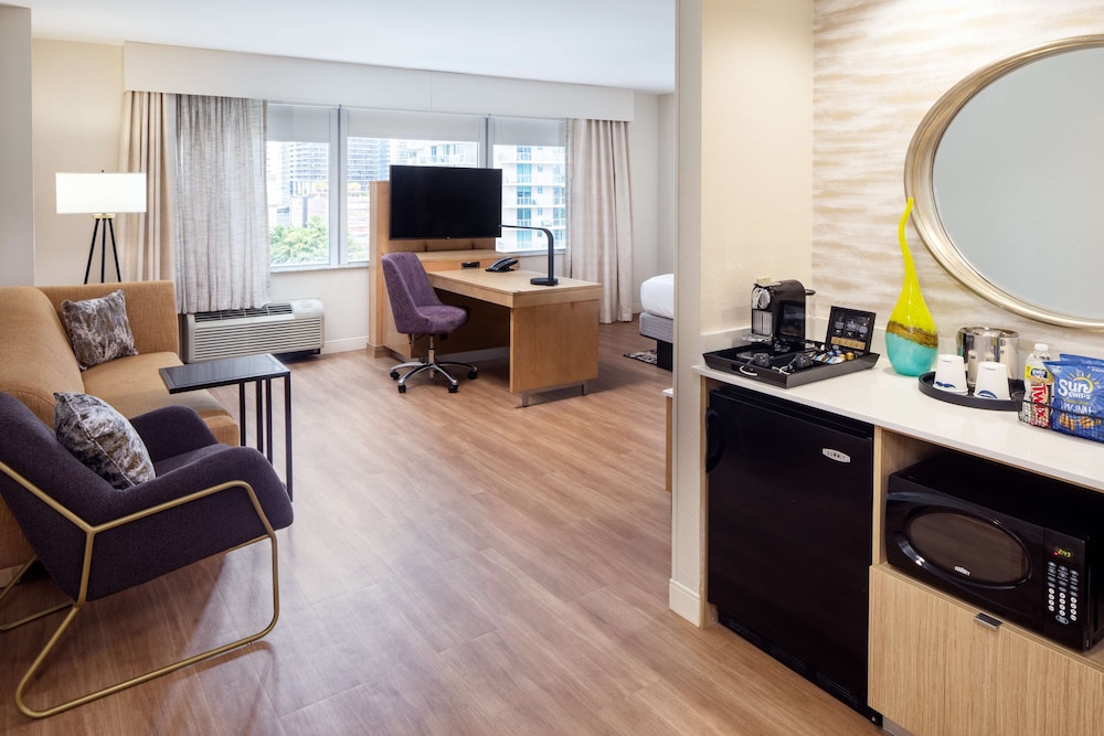 Hampton Inn & Suites Miami/Brickell-Downtown — Hotel rooms in Miami, Florida