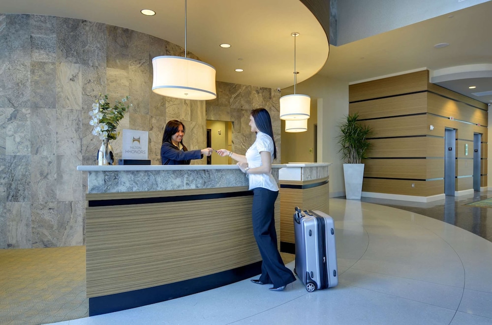 Hampton Inn & Suites Miami/Brickell-Downtown — Hotel building in Miami, Florida