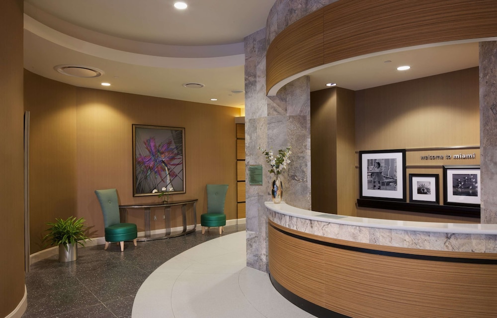 Hampton Inn & Suites Miami/Brickell-Downtown — Hotel building in Miami, Florida