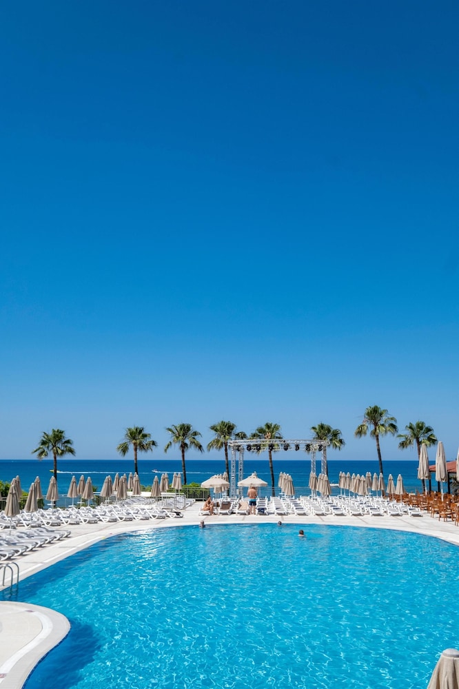 Club Melas PrivÃ© - All inclusive — Swimming pool in Side