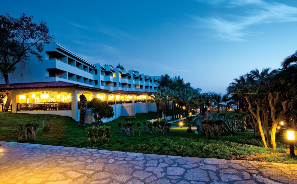 Club Melas PrivÃ© - All inclusive — Hotel building in Side