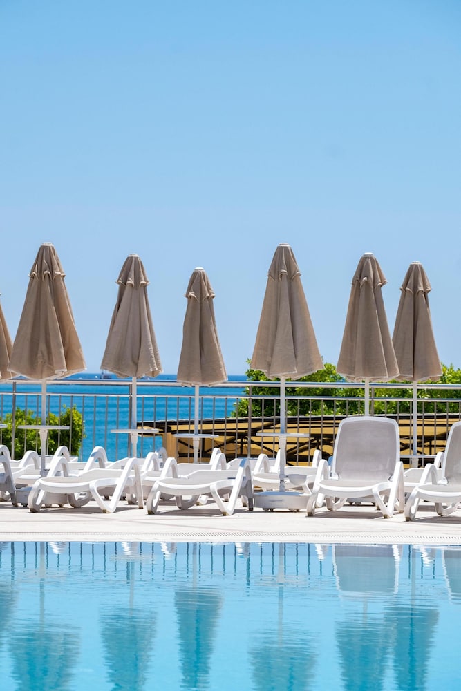 Club Melas PrivÃ© - All inclusive — Swimming pool in Side