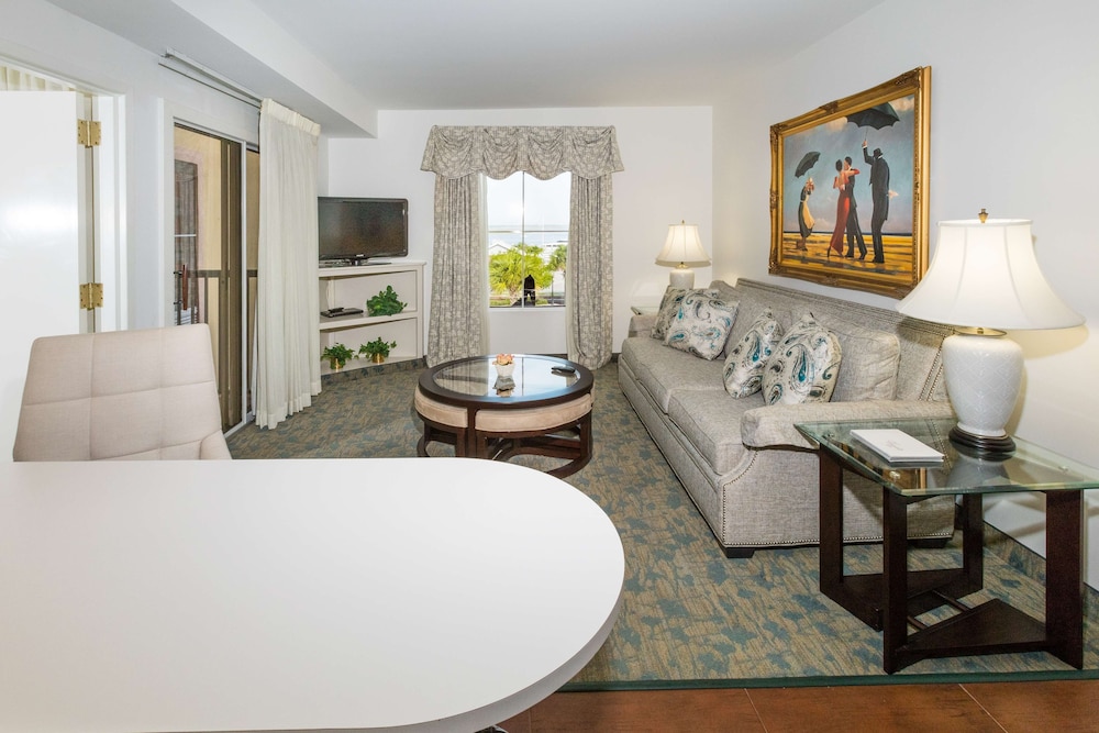 Hampton Inn and Suites Amelia Island Historic Harbor Front — Hotel rooms in Amelia Island, Florida