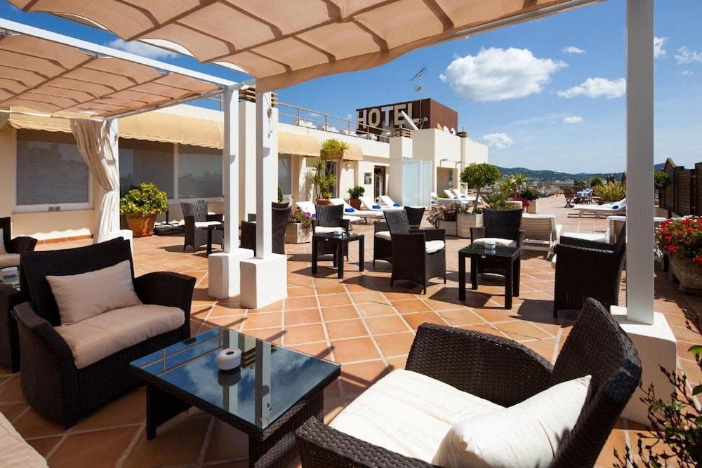 Hotel Royal Plaza — Restaurant & bars in Ibiza Town, Balearic Islands