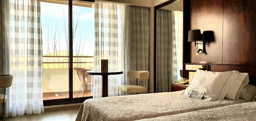 Hotel Royal Plaza — Hotel rooms in Ibiza Town, Balearic Islands