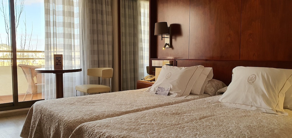 Hotel Royal Plaza — Hotel rooms in Ibiza Town, Balearic Islands