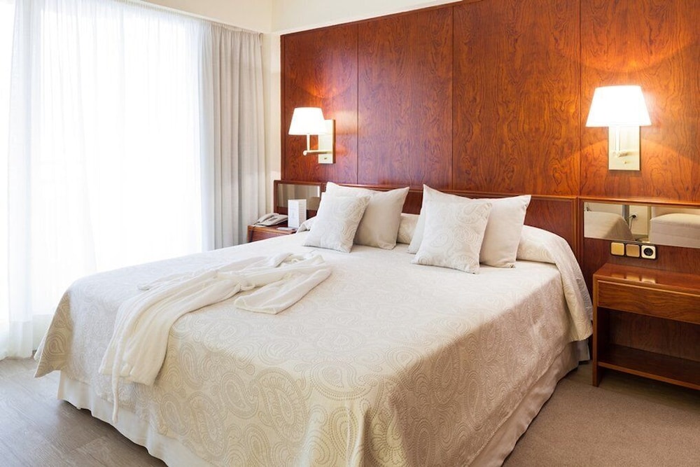 Hotel Royal Plaza — Hotel rooms in Ibiza Town, Balearic Islands