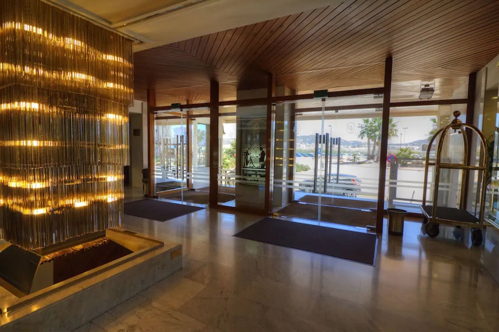 Hotel Royal Plaza — Hotel building in Ibiza Town, Balearic Islands