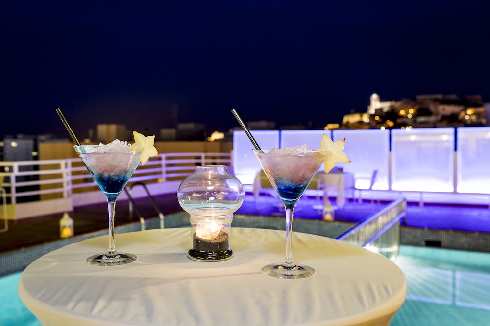 Hotel Royal Plaza — Restaurant & bars in Ibiza Town, Balearic Islands