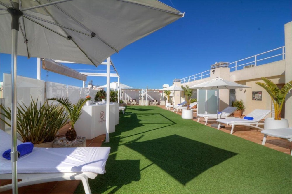 Hotel Royal Plaza — Restaurant & bars in Ibiza Town, Balearic Islands