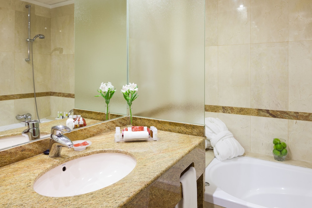 Hotel Royal Plaza — Hotel rooms in Ibiza Town, Balearic Islands