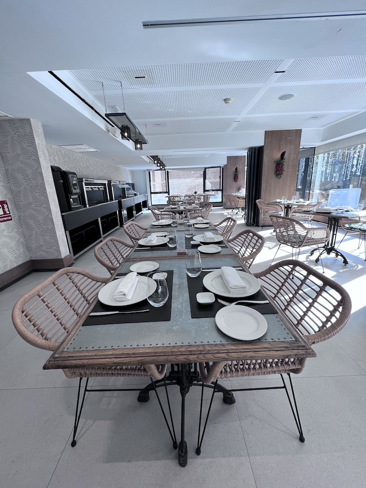 Obal Hotel Marbella — Restaurant & bars in Marbella, Andalusia