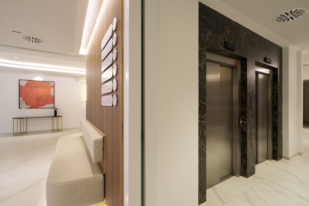 Obal Hotel Marbella — Hotel building in Marbella, Andalusia