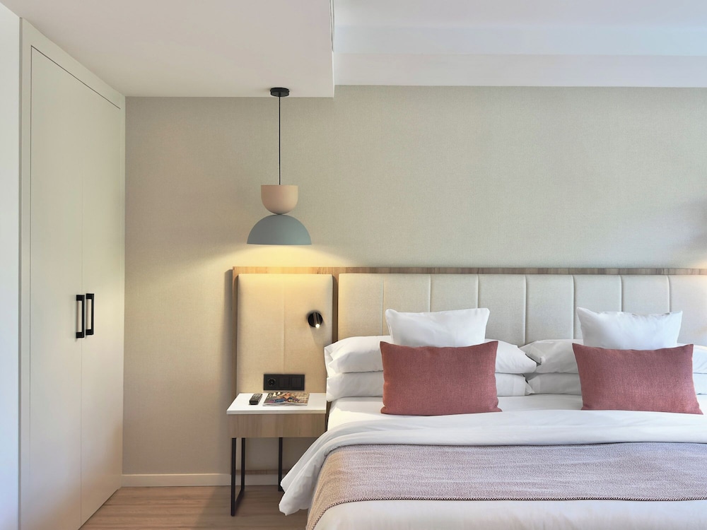 Obal Hotel Marbella — Hotel rooms in Marbella, Andalusia