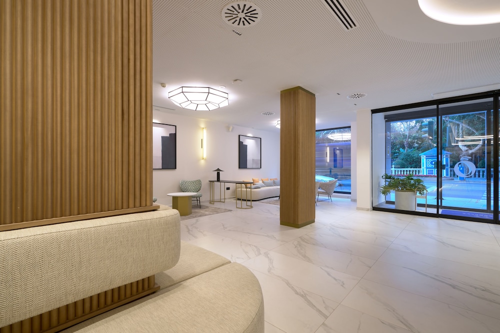 Obal Hotel Marbella — Hotel building in Marbella, Andalusia