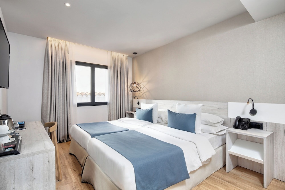 Obal Hotel Marbella — Hotel rooms in Marbella, Andalusia