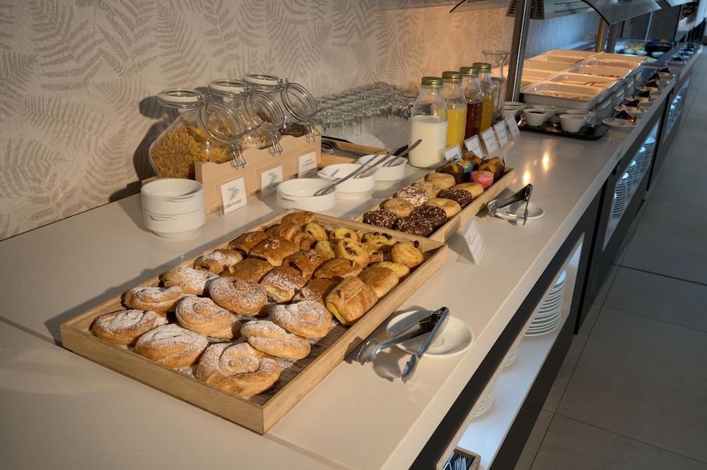Obal Hotel Marbella — Restaurant & bars in Marbella, Andalusia