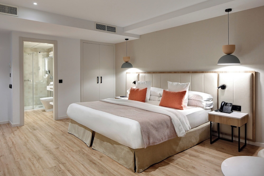 Obal Hotel Marbella — Hotel rooms in Marbella, Andalusia