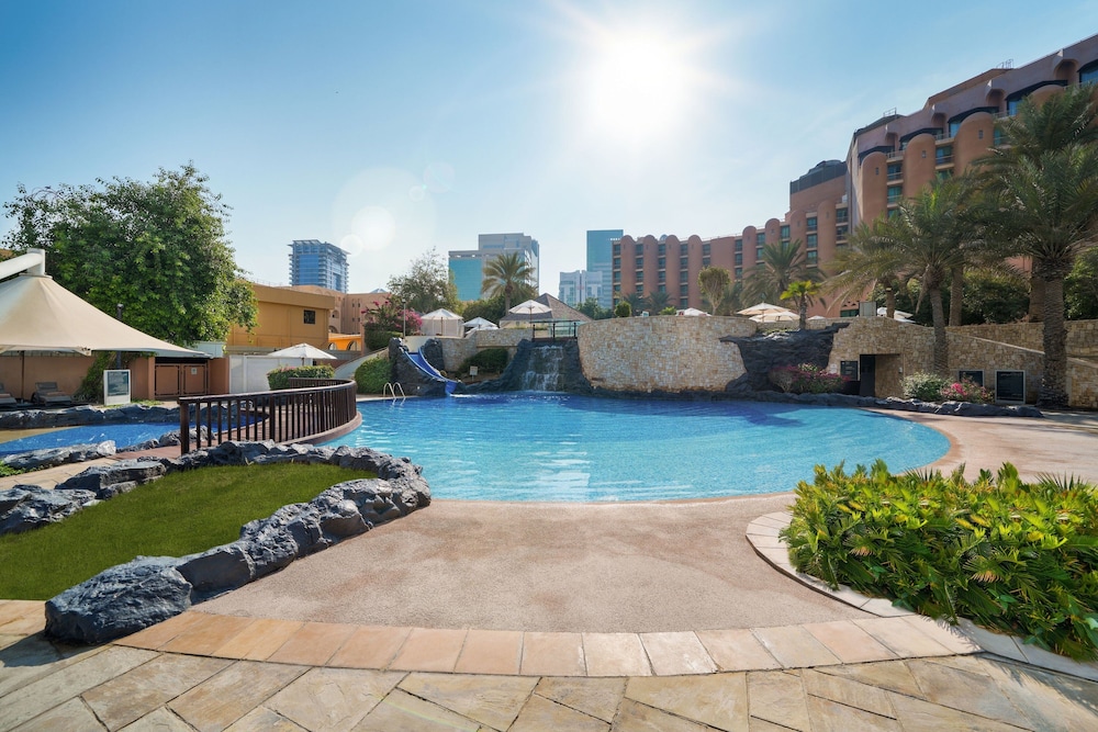 Sheraton Abu Dhabi Hotel & Resort — Main photo in Abu Dhabi