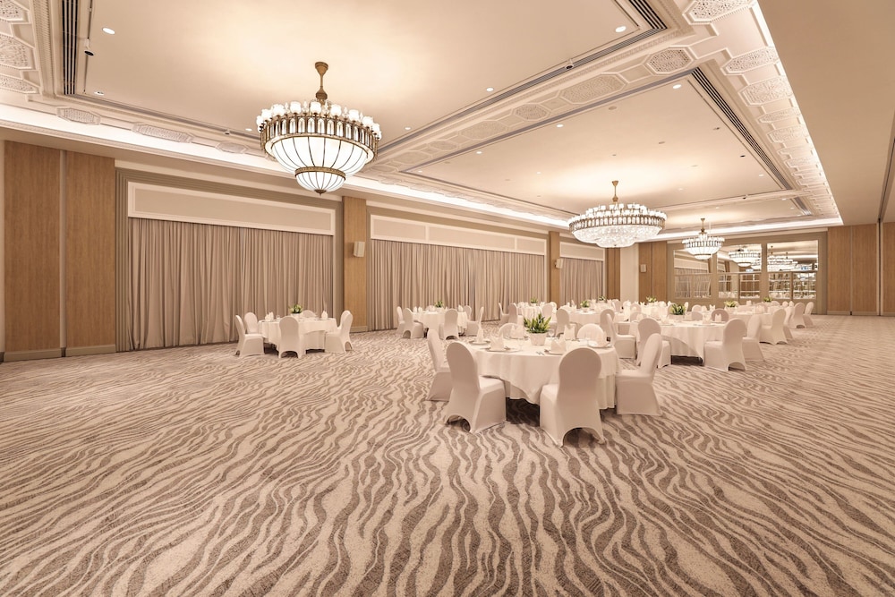 Sheraton Abu Dhabi Hotel & Resort — Hotel building in Abu Dhabi