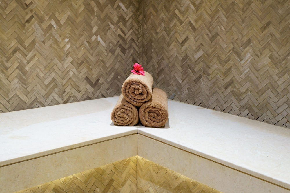 Sheraton Abu Dhabi Hotel & Resort — Spa in Abu Dhabi