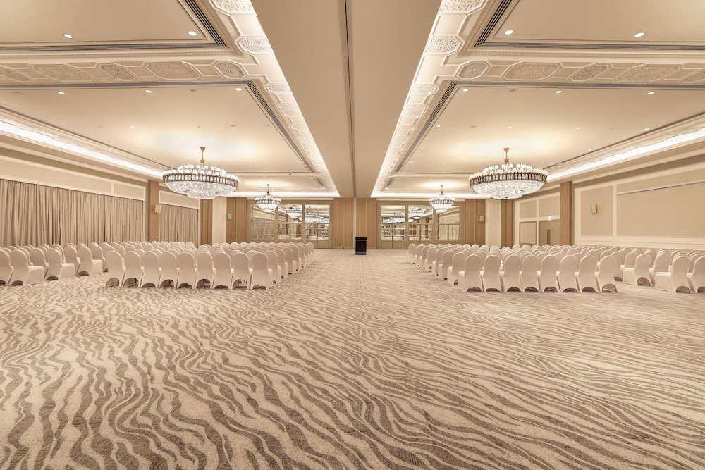 Sheraton Abu Dhabi Hotel & Resort — Hotel building in Abu Dhabi