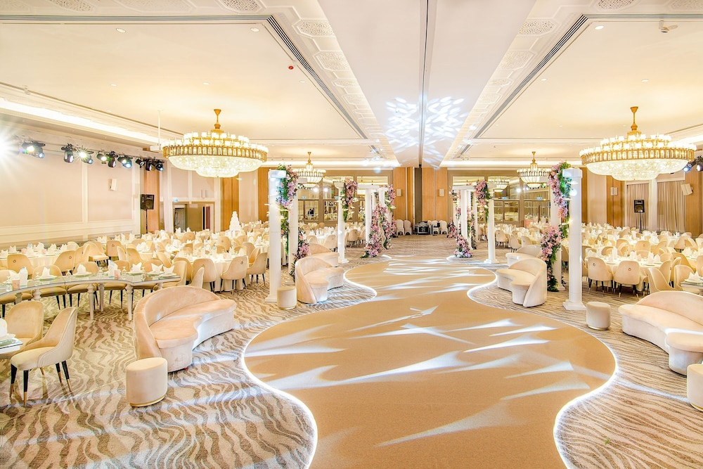 Sheraton Abu Dhabi Hotel & Resort — Hotel building in Abu Dhabi