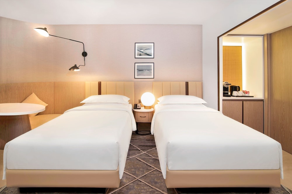 Sheraton Abu Dhabi Hotel & Resort — Hotel rooms in Abu Dhabi