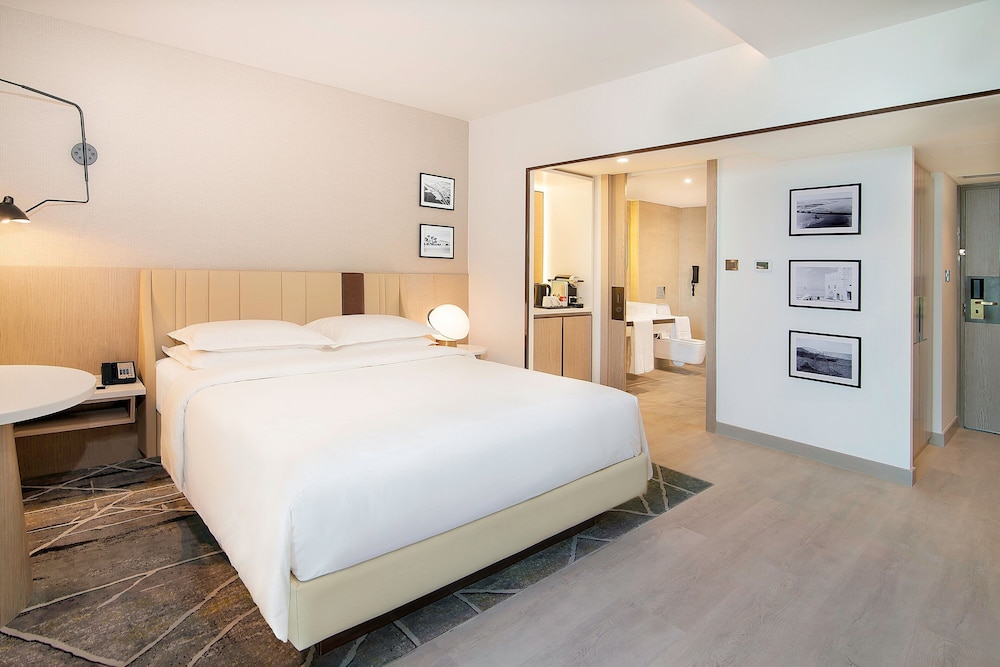 Sheraton Abu Dhabi Hotel & Resort — Hotel rooms in Abu Dhabi