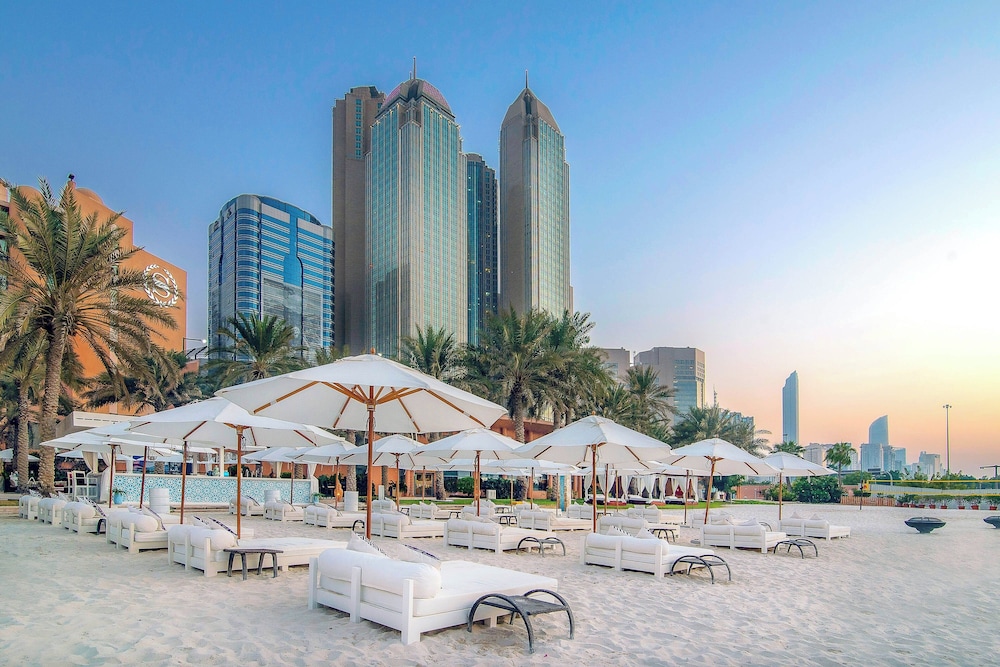 Sheraton Abu Dhabi Hotel & Resort — Beach in Abu Dhabi