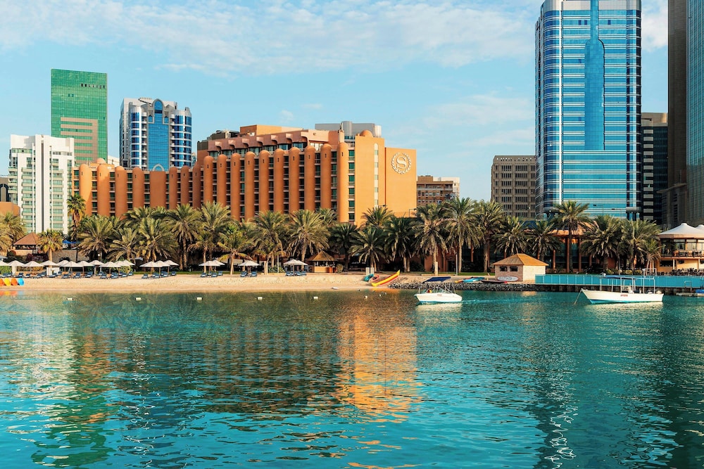 Sheraton Abu Dhabi Hotel & Resort — Beach in Abu Dhabi
