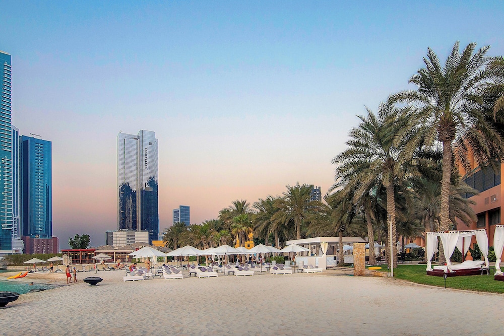 Sheraton Abu Dhabi Hotel & Resort — Beach in Abu Dhabi