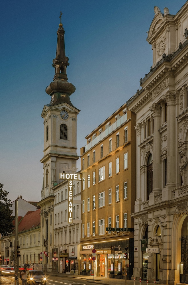 Hotel Stefanie - zdjęcie 2