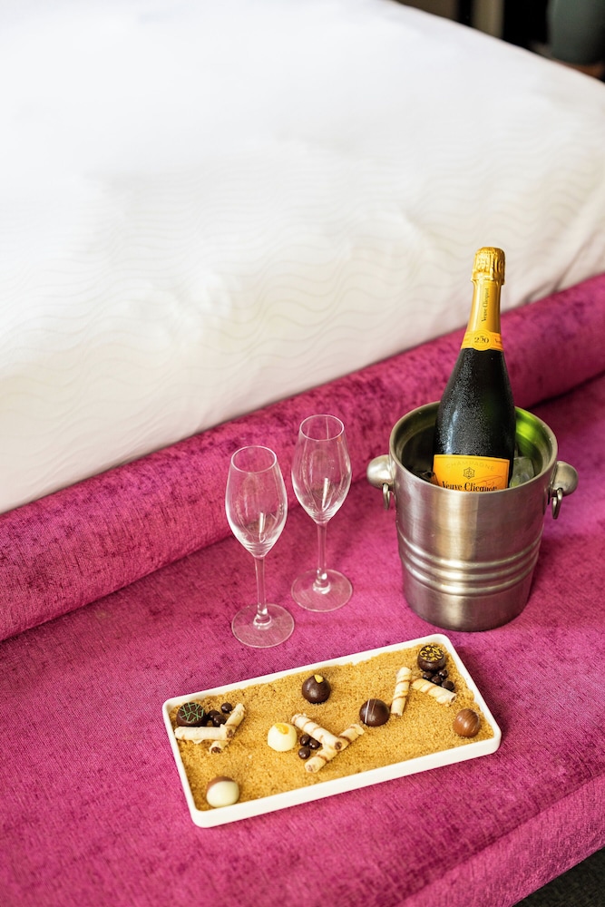 Silversmith Hotel Chicago Downtown — Hotel rooms in Chicago, Illinois