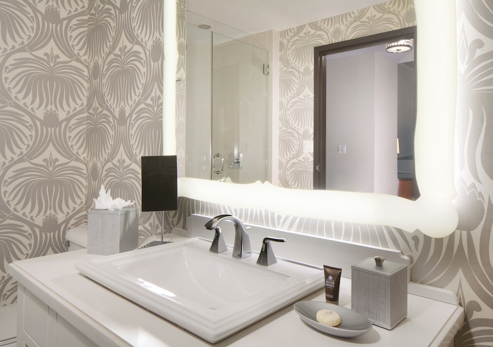 Silversmith Hotel Chicago Downtown — Hotel rooms in Chicago, Illinois