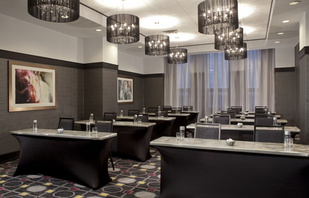 Silversmith Hotel Chicago Downtown — Restaurant & bars in Chicago, Illinois