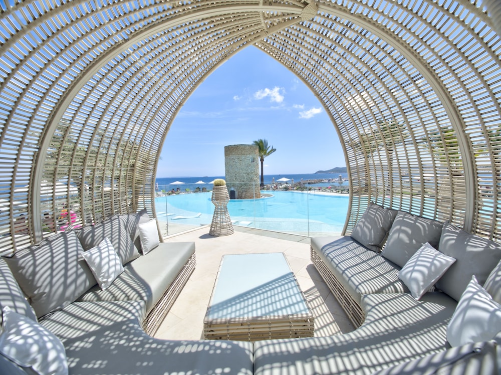 Hotel Torre Del Mar — Swimming pool in Playa d'en Bossa, Balearic Islands