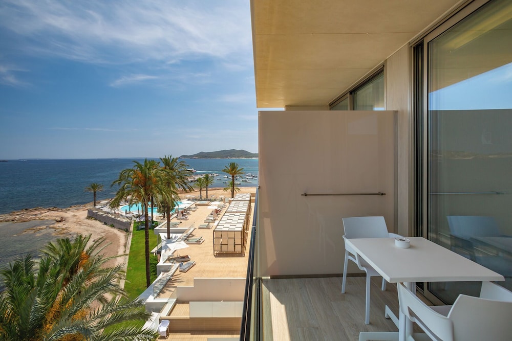 Hotel Torre Del Mar — Beach in Playa d'en Bossa, Balearic Islands