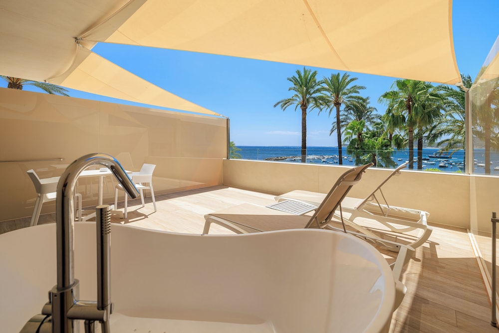 Hotel Torre Del Mar — Beach in Playa d'en Bossa, Balearic Islands
