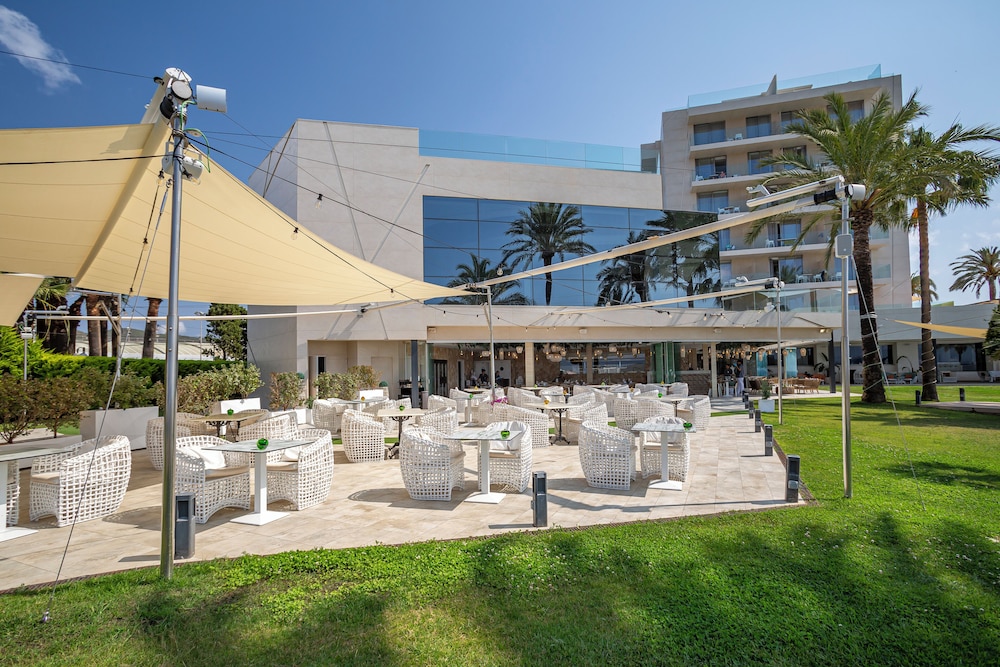 Hotel Torre Del Mar — Restaurant & bars in Playa d'en Bossa, Balearic Islands