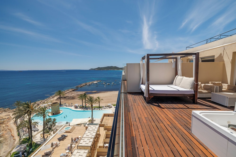 Hotel Torre Del Mar — Swimming pool in Playa d'en Bossa, Balearic Islands