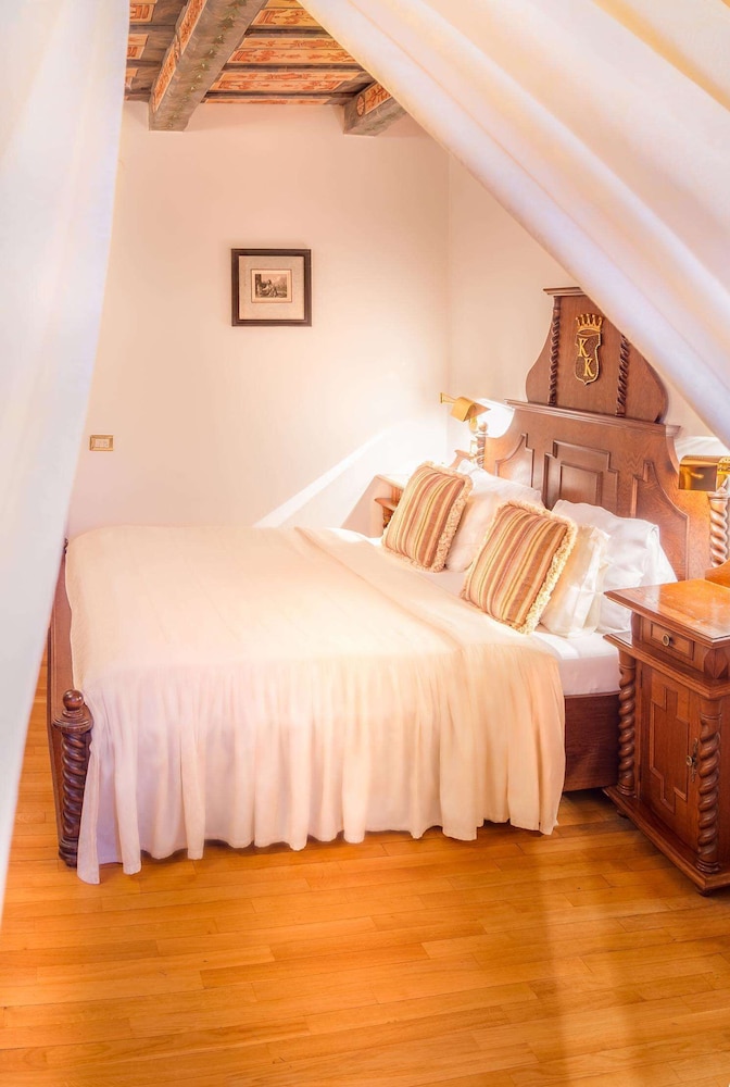 The King Charles — Hotel rooms in Prague, Prague