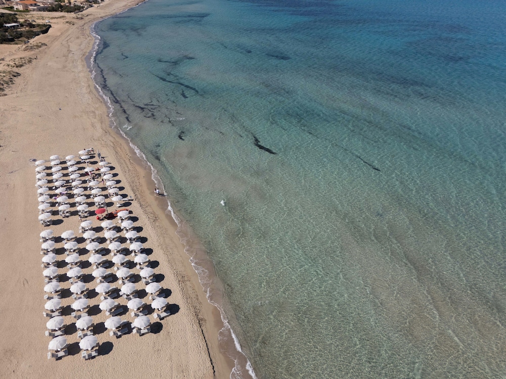 Baglio Oneto dei Principi di San Lorenzo - Luxury Wine Resort — Beach in Marsala, Sicily