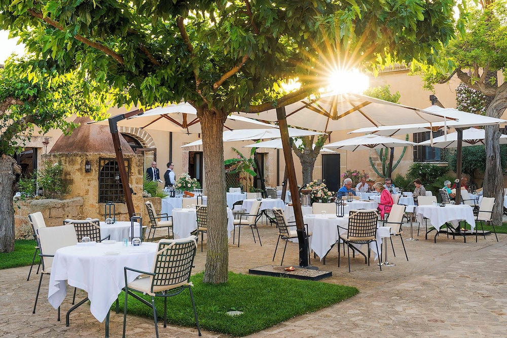 Baglio Oneto dei Principi di San Lorenzo - Luxury Wine Resort — Restaurant & bars in Marsala, Sicily