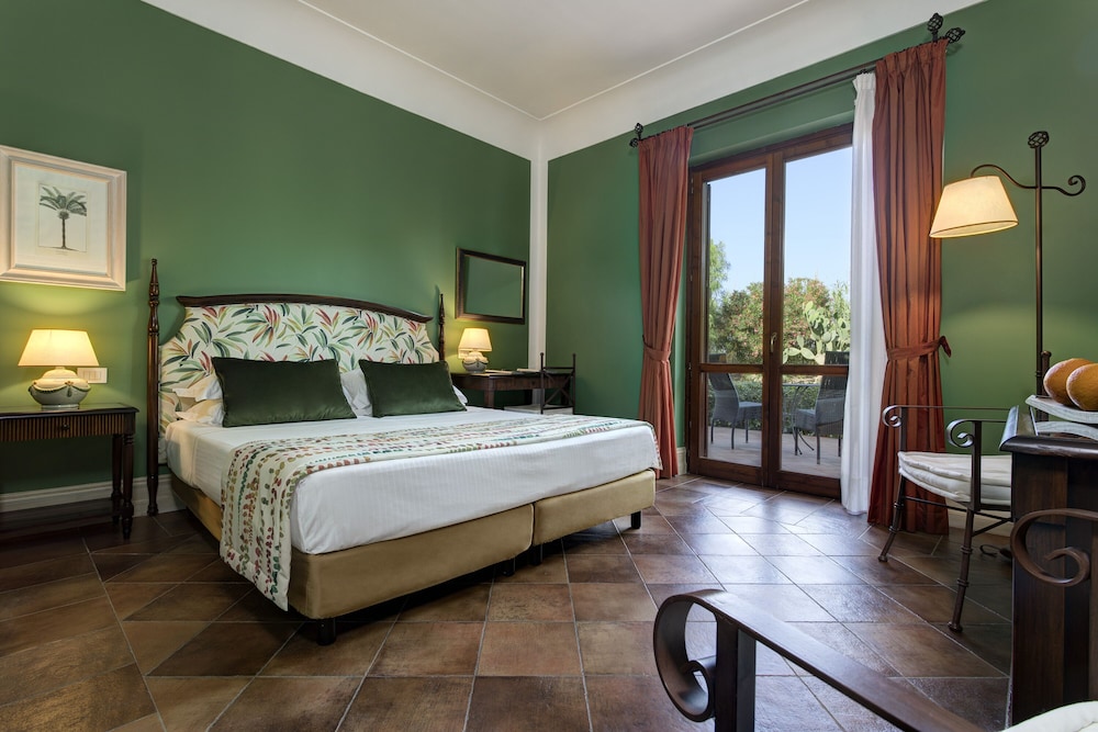 Baglio Oneto dei Principi di San Lorenzo - Luxury Wine Resort — Hotel rooms in Marsala, Sicily