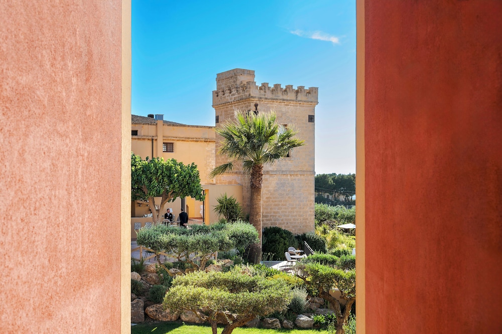 Baglio Oneto dei Principi di San Lorenzo - Luxury Wine Resort — Hotel building in Marsala, Sicily