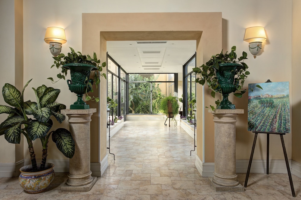 Baglio Oneto dei Principi di San Lorenzo - Luxury Wine Resort — Hotel building in Marsala, Sicily