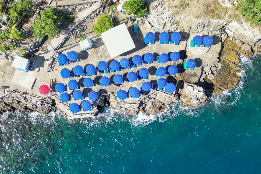 Villaggio Campeggio Santa Fortunata Campogaio — Beach in Sorrento, Campania