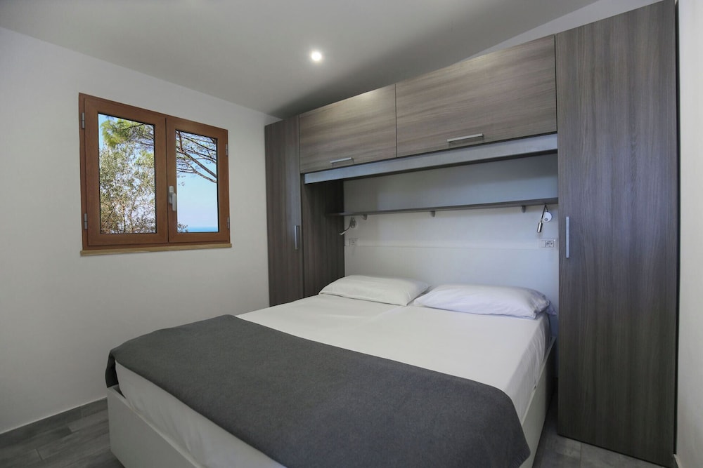 Villaggio Campeggio Santa Fortunata Campogaio — Hotel rooms in Sorrento, Campania
